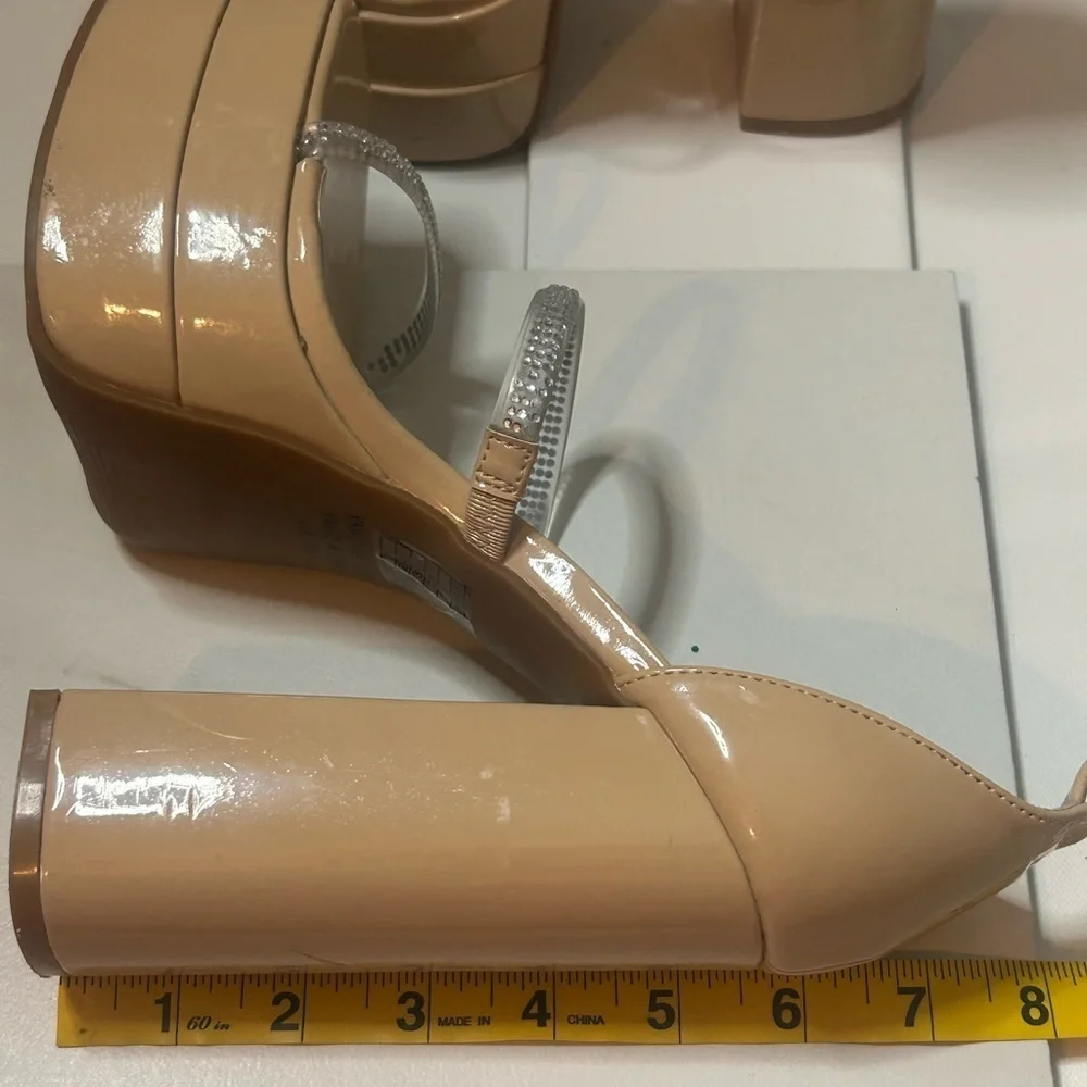 🍀 3 for $25 Forever 21 Shiny Tan Nude Platform Shoes with Chunky Heels Size 7